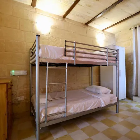 2 Bed House Appartement