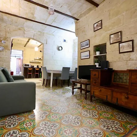 Apartment 2 Bed House Valletta