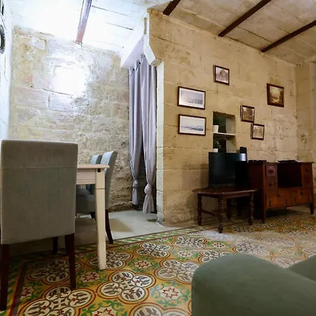 2 Bed House Valletta