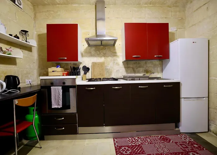 2 Bed House * La Valeta