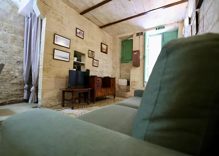 Apartment 2 Bed House *