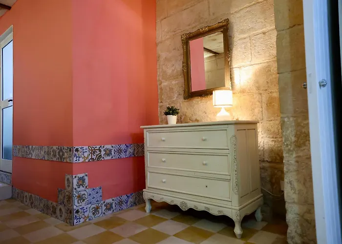 2 Bed House * La Valeta