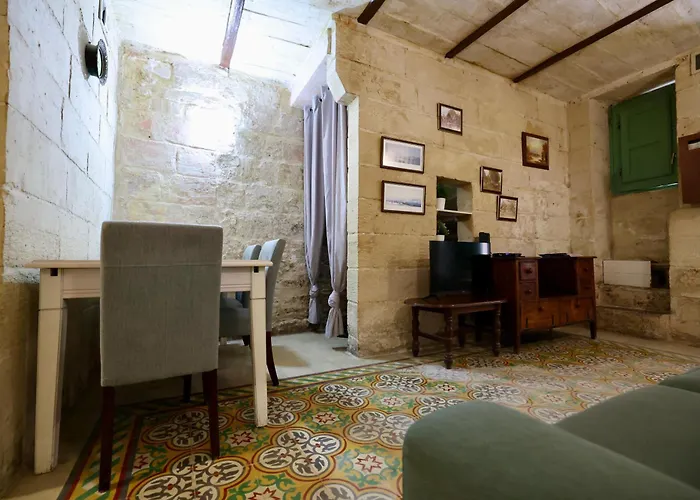 2 Bed House Valletta